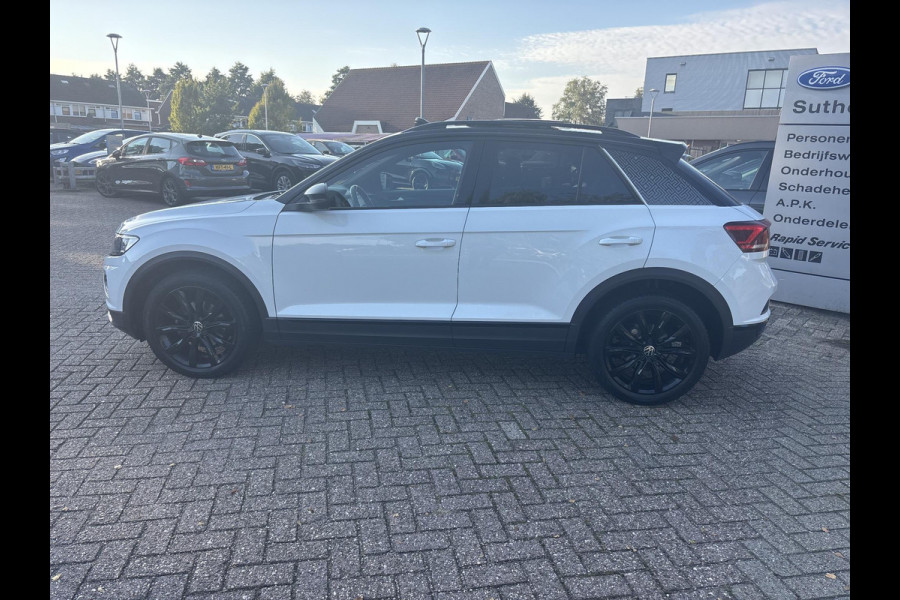 Volkswagen T-Roc 1.5 TSI Sport | 150pk | Panoramadak | Adaptieve Cruise | Stoelverwarming | Elektrische Achterklep | Achteruitrijcamera