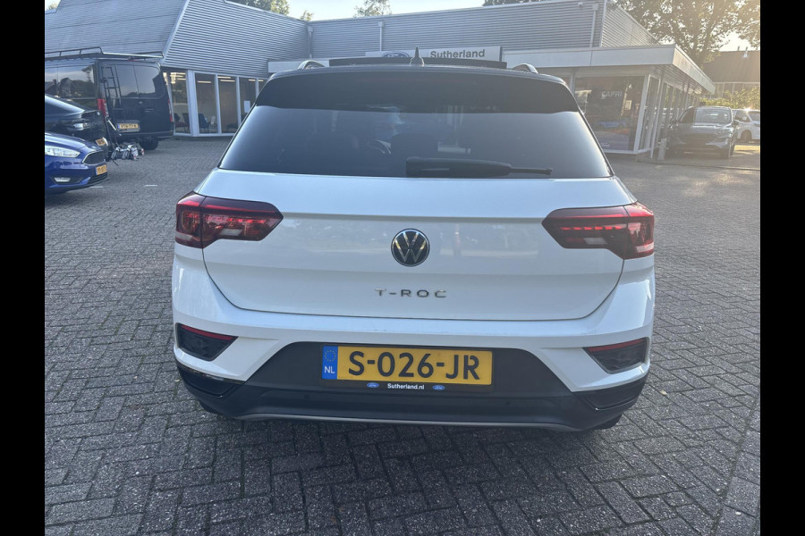 Volkswagen T-Roc 1.5 TSI Sport | 150pk | Panoramadak | Adaptieve Cruise | Stoelverwarming | Elektrische Achterklep | Achteruitrijcamera