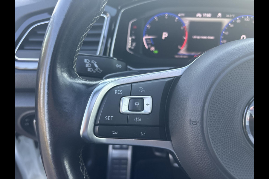 Volkswagen T-Roc 1.5 TSI Sport | 150pk | Panoramadak | Adaptieve Cruise | Stoelverwarming | Elektrische Achterklep | Achteruitrijcamera