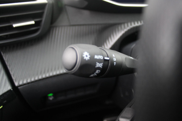 Peugeot 208 1.2 Hybrid 110PK AUTOMAAT GT | CAMERA VOOR + ACHTER | NAVIGATIE | DRAADLOZE APPLE CARPLAY/ANDROID AUTO | FULL LED KOPLAMPEN | LICHTMETALEN VELGEN 17" | DODEHOEK DETECTIE | DRAADLOZE TELEFOONLADER | KEYLESS ENTRY/START | DAB+ RADIO | ADAPTIVE CRUISE CONTROL | CLIMATE CONTROL | SFEERVERLICHTING |