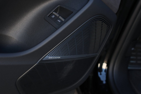 Audi Q8 60 TFSI e Quattro Competition *Pano*B&O Advanced*4-Wiel besturing*Soft-Close*RS-Stoelen*