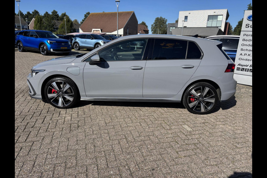 Volkswagen Golf 1.4 eHybrid GTE PHEV 244pk Adaptieve Cruise | Achteruitrijcamera | Apple Carplay/Android Auto | Stoelverwarming | Rode remklauwen