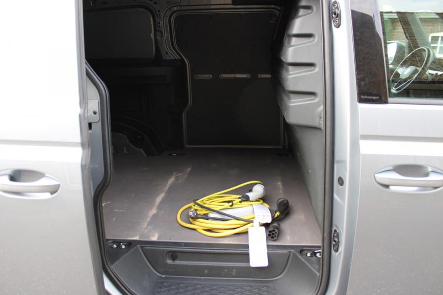 Volkswagen ID. Buzz Cargo 77 kWh LED 150Kw SOh 95% ACHTERDEUREN AIRCO 3-ZITS LED 72000KM!!!