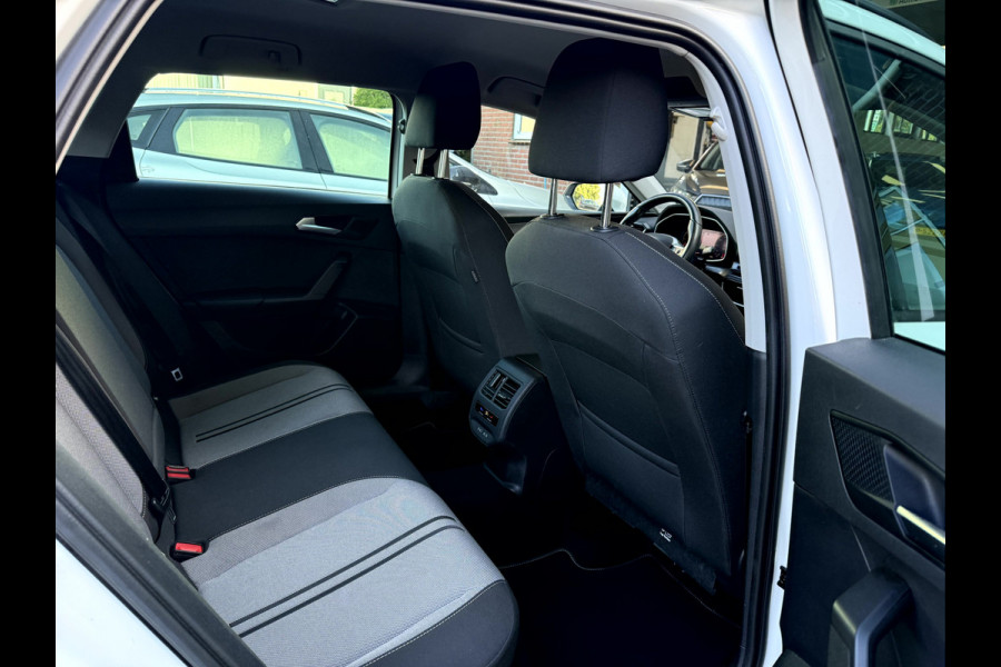 Seat Leon Sportstourer 1.0 TSI Style Business Intense Camera, Trekhaak, Virt.Dash