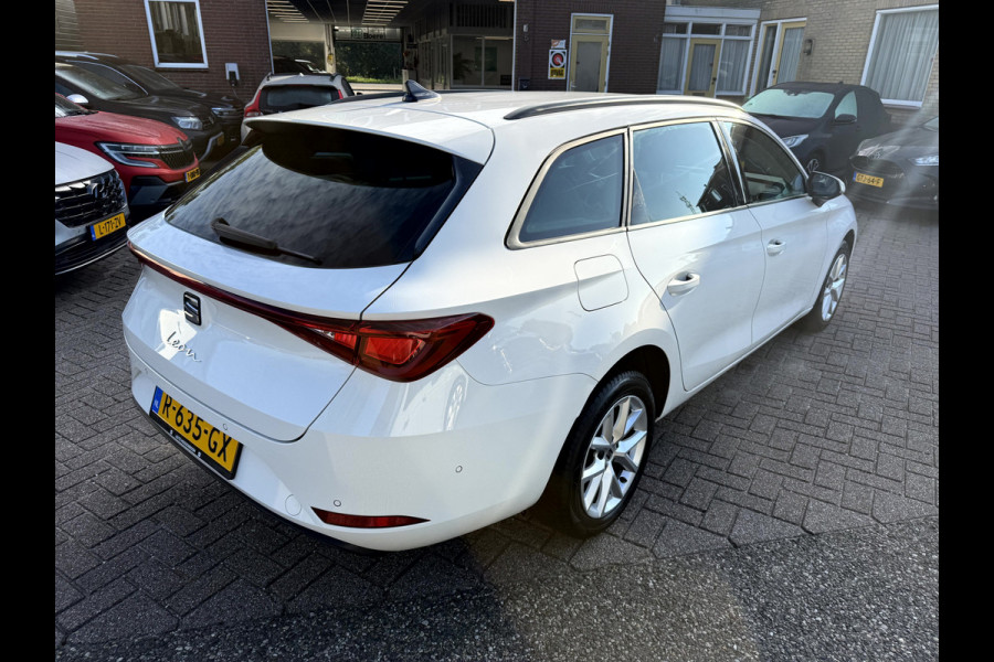 Seat Leon Sportstourer 1.0 TSI Style Business Intense Camera, Trekhaak, Virt.Dash