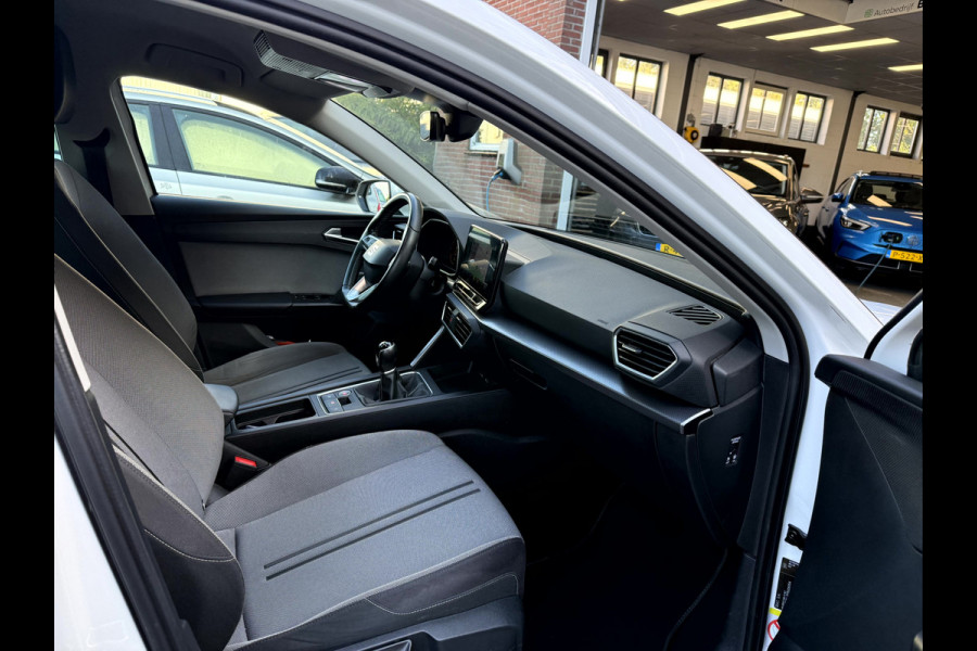 Seat Leon Sportstourer 1.0 TSI Style Business Intense Camera, Trekhaak, Virt.Dash