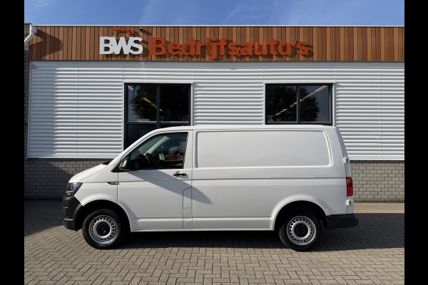 Volkswagen Transporter 2.0 TDI 115pk L1H1 Comfortline / euro 6 / bpm vrij / vaste prijs rijklaar € 11.950 ex btw / lease vanaf € 201 / airco / apple carplay / android auto / trekhaak / achteruit rijcamera !