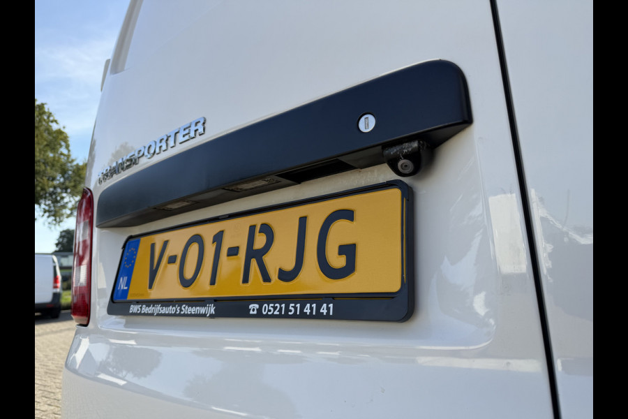 Volkswagen Transporter 2.0 TDI 115pk L1H1 Comfortline / euro 6 / bpm vrij / vaste prijs rijklaar € 11.950 ex btw / lease vanaf € 201 / airco / apple carplay / android auto / trekhaak / achteruit rijcamera !