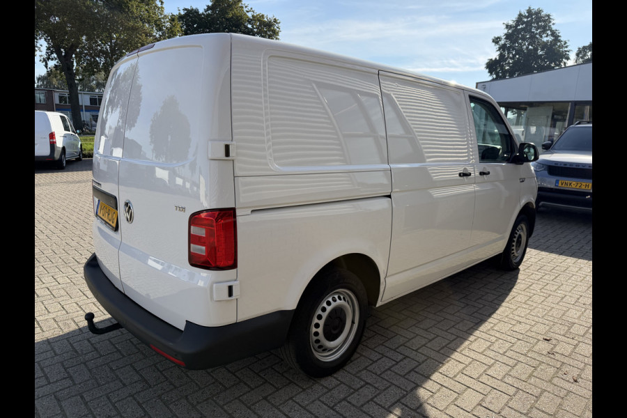 Volkswagen Transporter 2.0 TDI 115pk L1H1 Comfortline / euro 6 / bpm vrij / vaste prijs rijklaar € 11.950 ex btw / lease vanaf € 201 / airco / apple carplay / android auto / trekhaak / achteruit rijcamera !