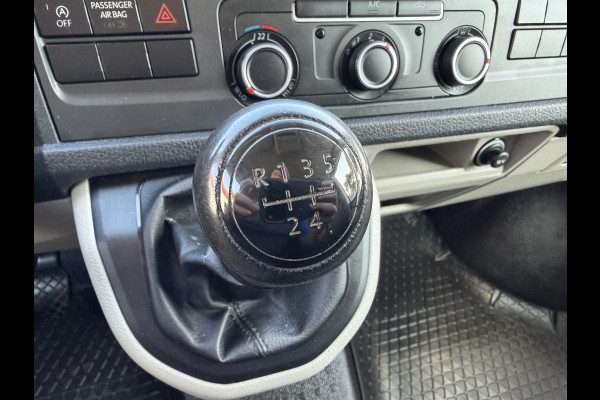 Volkswagen Transporter 2.0 TDI 115pk L1H1 Comfortline / euro 6 / bpm vrij / vaste prijs rijklaar € 11.950 ex btw / lease vanaf € 201 / airco / apple carplay / android auto / trekhaak / achteruit rijcamera !