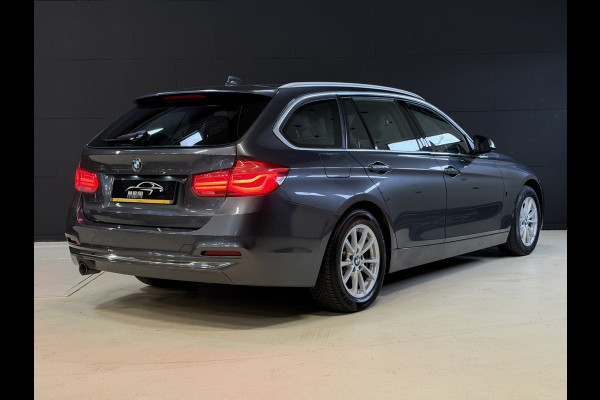 BMW 3 Serie Touring 318i High Executive Automaat | Leder | Stoelverwarming | Full LED | NL auto | NAP | Navi | PDC V+A