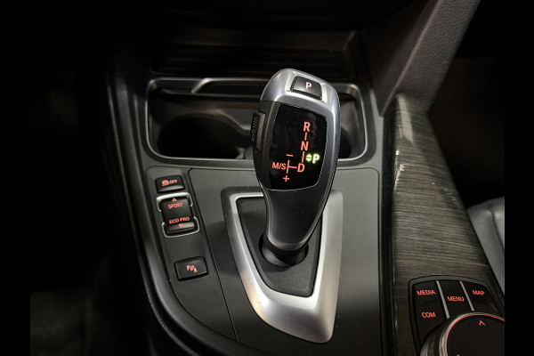 BMW 3 Serie Touring 318i High Executive Automaat | Leder | Stoelverwarming | Full LED | NL auto | NAP | Navi | PDC V+A