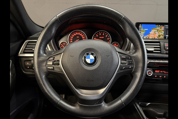 BMW 3 Serie Touring 318i High Executive Automaat | Leder | Stoelverwarming | Full LED | NL auto | NAP | Navi | PDC V+A