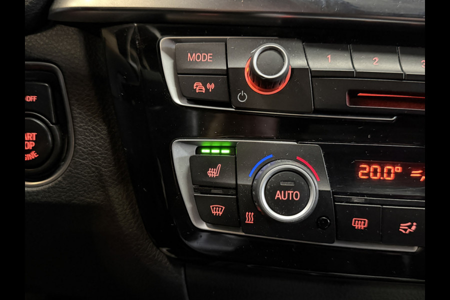 BMW 3 Serie Touring 318i High Executive Automaat | Leder | Stoelverwarming | Full LED | NL auto | NAP | Navi | PDC V+A