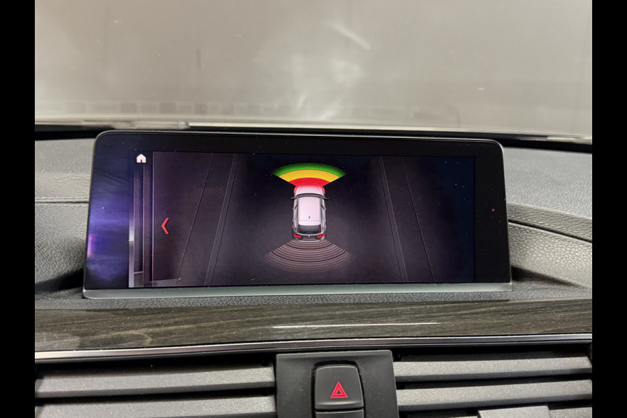BMW 3 Serie Touring 318i High Executive Automaat | Leder | Stoelverwarming | Full LED | NL auto | NAP | Navi | PDC V+A