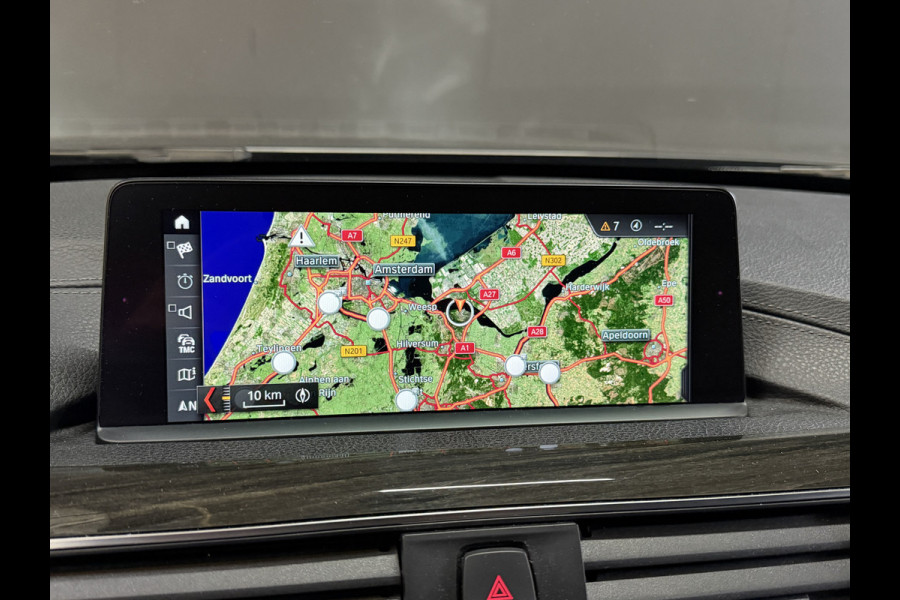 BMW 3 Serie Touring 318i High Executive Automaat | Leder | Stoelverwarming | Full LED | NL auto | NAP | Navi | PDC V+A