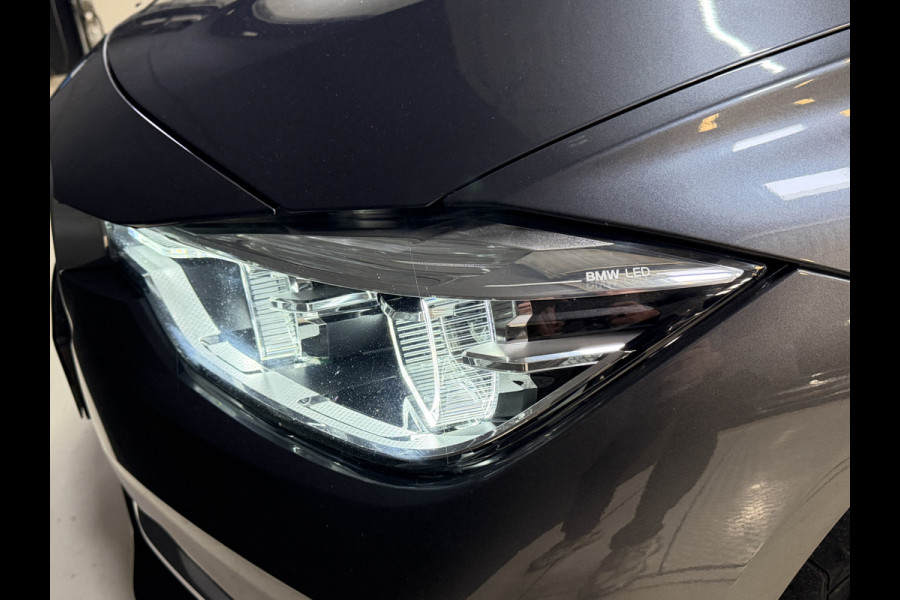 BMW 3 Serie Touring 318i High Executive Automaat | Leder | Stoelverwarming | Full LED | NL auto | NAP | Navi | PDC V+A