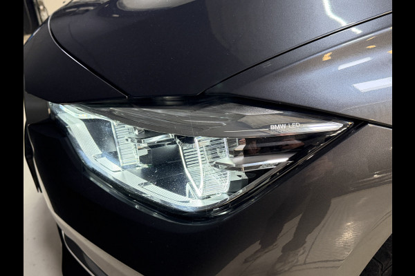 BMW 3 Serie Touring 318i High Executive Automaat | Leder | Stoelverwarming | Full LED | NL auto | NAP | Navi | PDC V+A