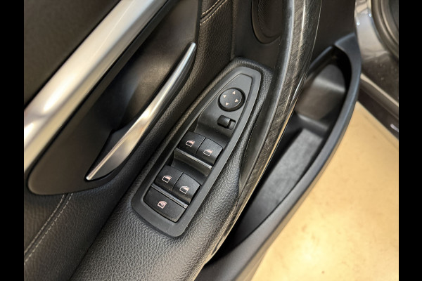 BMW 3 Serie Touring 318i High Executive Automaat | Leder | Stoelverwarming | Full LED | NL auto | NAP | Navi | PDC V+A