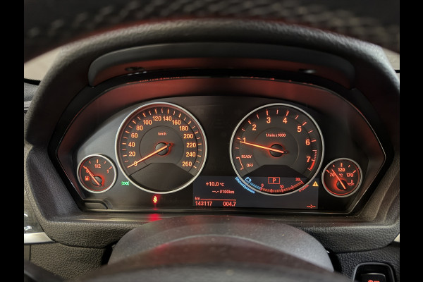 BMW 3 Serie Touring 318i High Executive Automaat | Leder | Stoelverwarming | Full LED | NL auto | NAP | Navi | PDC V+A