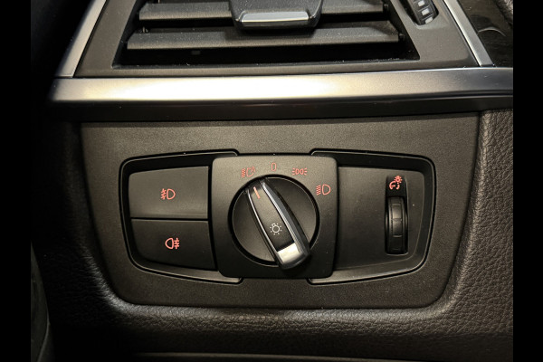 BMW 3 Serie Touring 318i High Executive Automaat | Leder | Stoelverwarming | Full LED | NL auto | NAP | Navi | PDC V+A