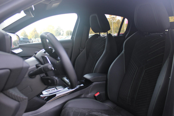 Peugeot 208 1.2 Hybrid 145PK AUTOMAAT GT PACK | ELEKTRISCH BEDIENBARE BESTUURDERSSTOEL MET MASSAGE FUNCTIE | ALCANTARA BEKLEDING | STOEL VERWARMING | CRUISE CONTROL | DAB+ RADIO | APPLE CARPLAY/ANDROID AUTO | FULL LED KOPLAMPEN | KEYLESS ENTRY/START | 17" LICHTMETALEN VELGEN | CLIMATE CONTROL | PARKEERSENSOREN VOOR + ACHTER | ACHTERUITRIJ CAMERA | SFEERVERLICHTING |