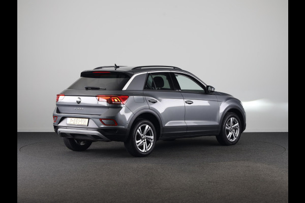 Volkswagen T-Roc 1.0 TSI Life 110 pk | Navigatie | Camera | Digitaal dashboard | Parkeercamera |