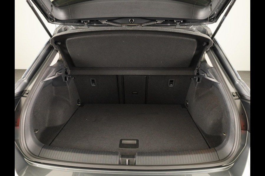 Volkswagen T-Roc 1.0 TSI Life 110 pk | Navigatie | Camera | Digitaal dashboard | Parkeercamera |