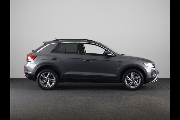 Volkswagen T-Roc 1.0 TSI Life 110 pk | Navigatie | Camera | Digitaal dashboard | Parkeercamera |