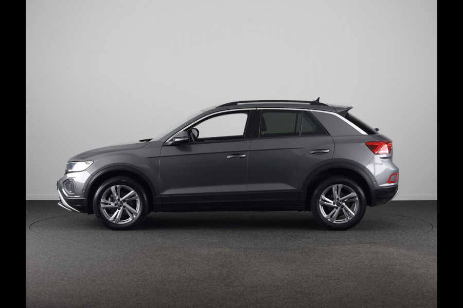 Volkswagen T-Roc 1.0 TSI Life 110 pk | Navigatie | Camera | Digitaal dashboard | Parkeercamera |
