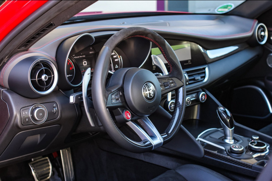 Alfa Romeo Giulia 2.9 V6 Quadrifoglio *Kuipstoelen*H/K*ACC*1e eigenaar*