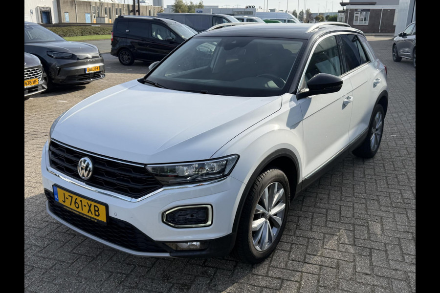 Volkswagen T-Roc 1.5 TSI Style | Trekhaak | Camera | Stoelverwarming | Cruise Control Adaptief
