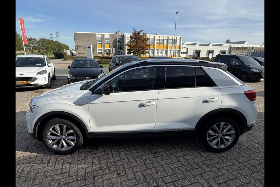 Volkswagen T-Roc 1.5 TSI Style | Trekhaak | Camera | Stoelverwarming | Cruise Control Adaptief
