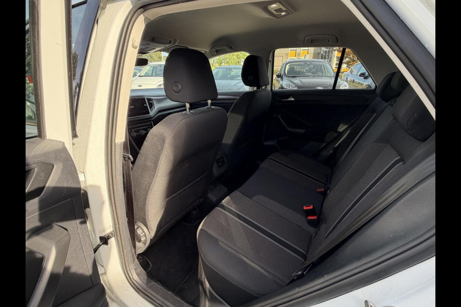 Volkswagen T-Roc 1.5 TSI Style | Trekhaak | Camera | Stoelverwarming | Cruise Control Adaptief