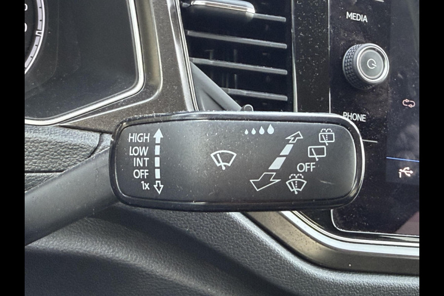 Volkswagen T-Roc 1.5 TSI Style | Trekhaak | Camera | Stoelverwarming | Cruise Control Adaptief