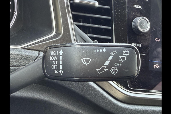 Volkswagen T-Roc 1.5 TSI Style | Trekhaak | Camera | Stoelverwarming | Cruise Control Adaptief