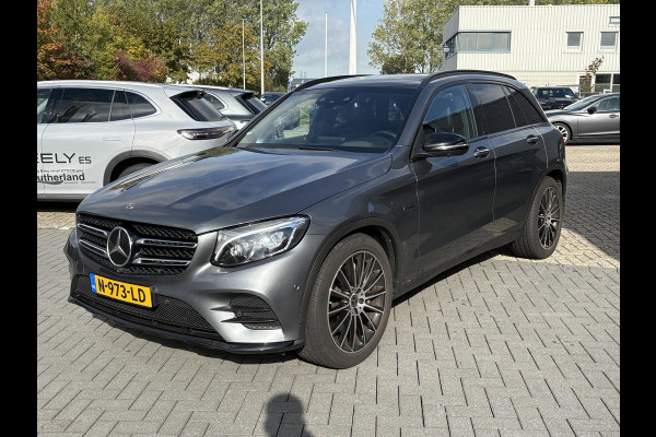 Mercedes-Benz GLC 350e 4MATIC Premium Plus | AMG Pakket | Trekhaak | Panoramadak | Elek. Verstelbare Stoelen | Luchtvering |
