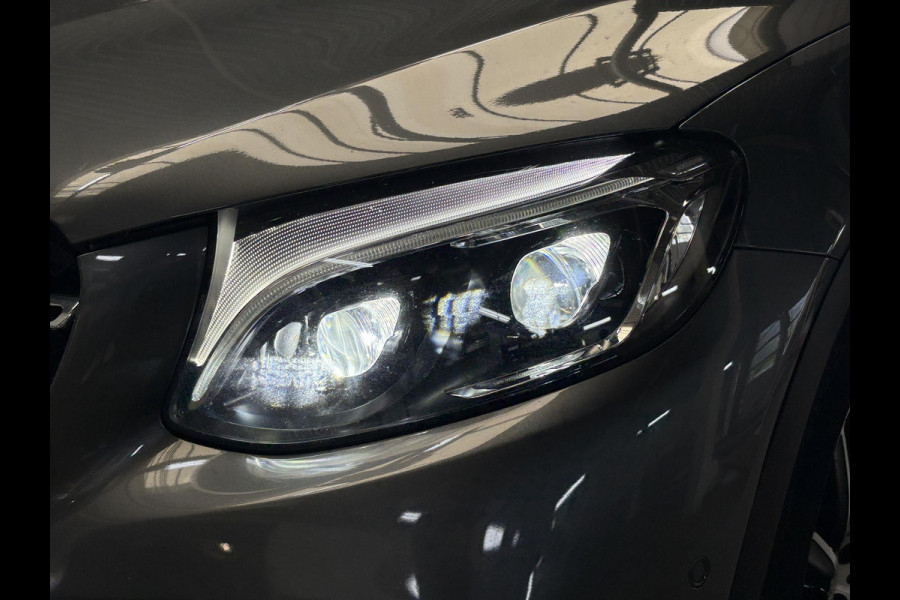 Mercedes-Benz GLC 350e 4MATIC Premium Plus | AMG Pakket | Trekhaak | Panoramadak | Elek. Verstelbare Stoelen | Luchtvering |