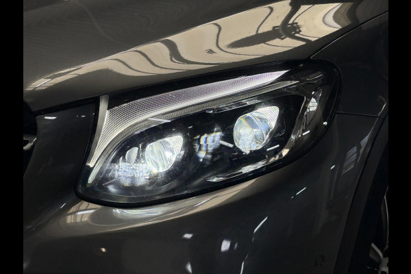 Mercedes-Benz GLC 350e 4MATIC Premium Plus | AMG Pakket | Trekhaak | Panoramadak | Elek. Verstelbare Stoelen | Luchtvering |