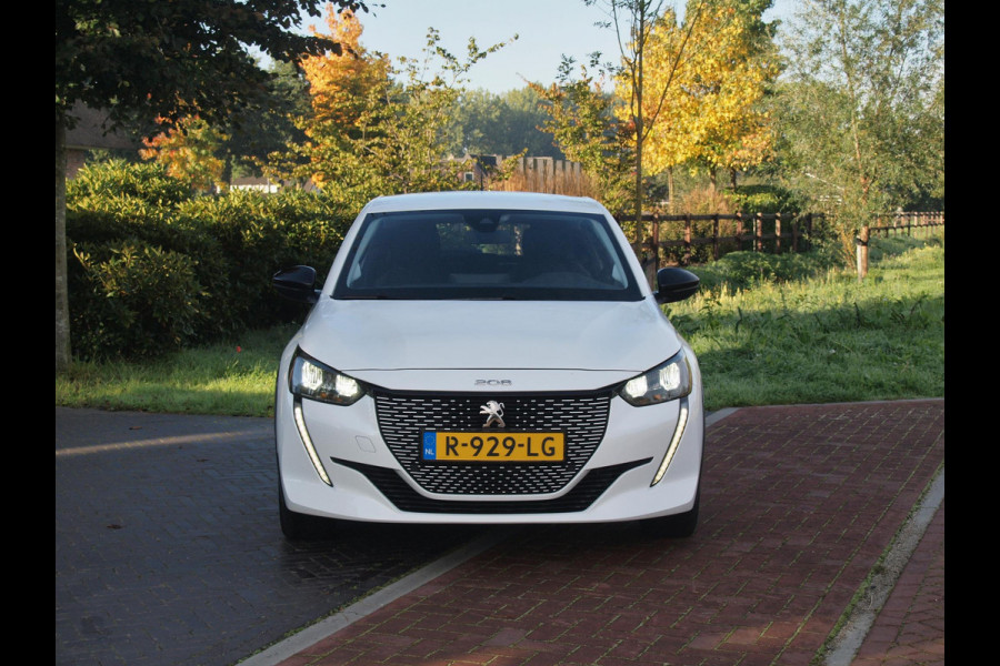 Peugeot e-208 EV Pack 50 kWh | Apple Carplay | Parkeersensoren | Navi | Cruise Control | NL-Auto |