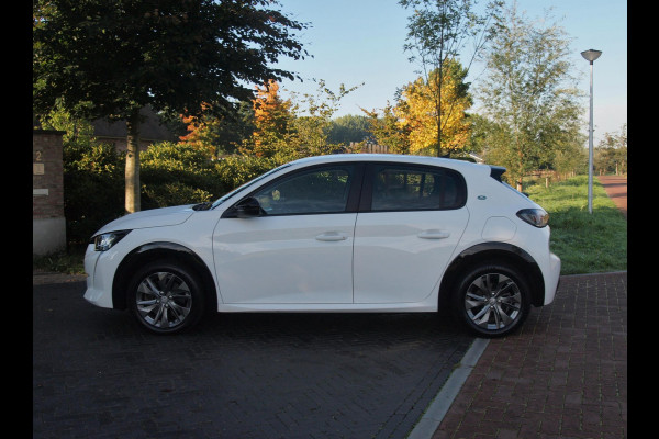Peugeot e-208 EV Pack 50 kWh | Apple Carplay | Parkeersensoren | Navi | Cruise Control | NL-Auto |