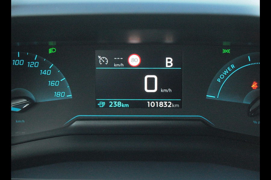 Peugeot e-208 EV Pack 50 kWh | Apple Carplay | Parkeersensoren | Navi | Cruise Control | NL-Auto |