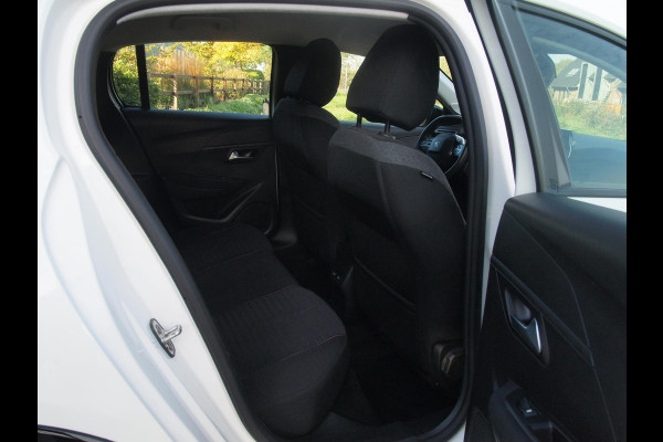 Peugeot e-208 EV Pack 50 kWh | Apple Carplay | Parkeersensoren | Navi | Cruise Control | NL-Auto |