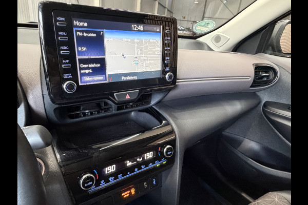 Toyota Yaris Cross 1.5 Hybrid Executive | Navi | ACC | Dodehoek | Stoel & Stuurverwarming | 18" | Carplay 100% Toyota Dealer onderhouden!
