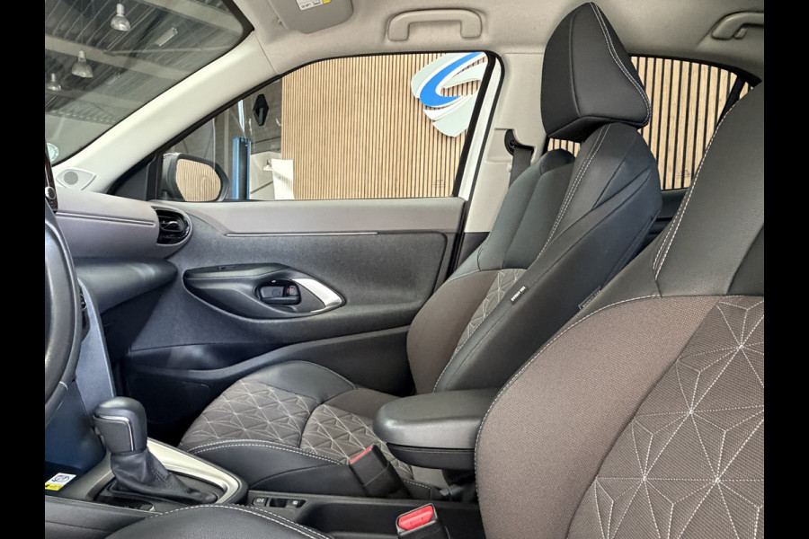Toyota Yaris Cross 1.5 Hybrid Executive | Navi | ACC | Dodehoek | Stoel & Stuurverwarming | 18" | Carplay 100% Toyota Dealer onderhouden!