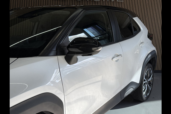 Toyota Yaris Cross 1.5 Hybrid Executive | Navi | ACC | Dodehoek | Stoel & Stuurverwarming | 18" | Carplay 100% Toyota Dealer onderhouden!