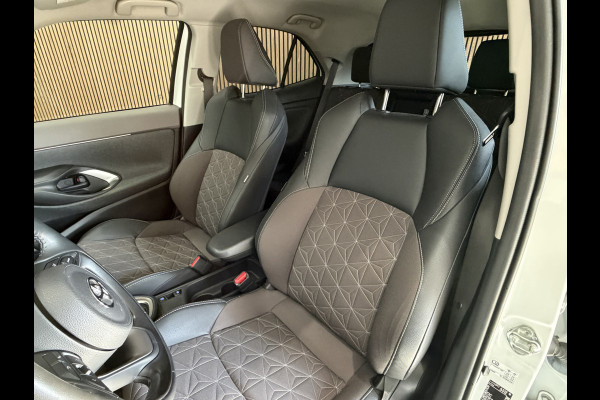 Toyota Yaris Cross 1.5 Hybrid Executive | Navi | ACC | Dodehoek | Stoel & Stuurverwarming | 18" | Carplay 100% Toyota Dealer onderhouden!