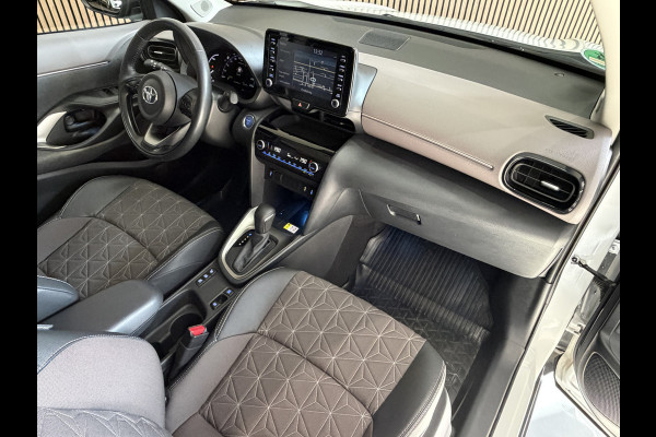 Toyota Yaris Cross 1.5 Hybrid Executive | Navi | ACC | Dodehoek | Stoel & Stuurverwarming | 18" | Carplay 100% Toyota Dealer onderhouden!