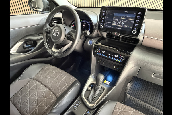 Toyota Yaris Cross 1.5 Hybrid Executive | Navi | ACC | Dodehoek | Stoel & Stuurverwarming | 18" | Carplay 100% Toyota Dealer onderhouden!