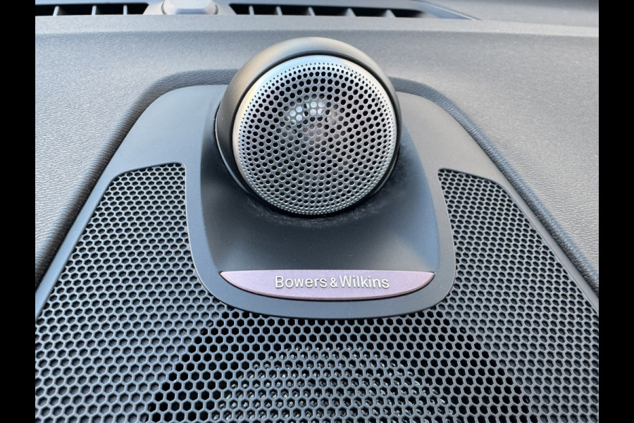 Volvo XC60 2.0 B4 Business R -Line Pro Panodak Volleder Adaptive Cruise Carplay Trekhaak Camera All-Seasonbanden Memory Stoelen
